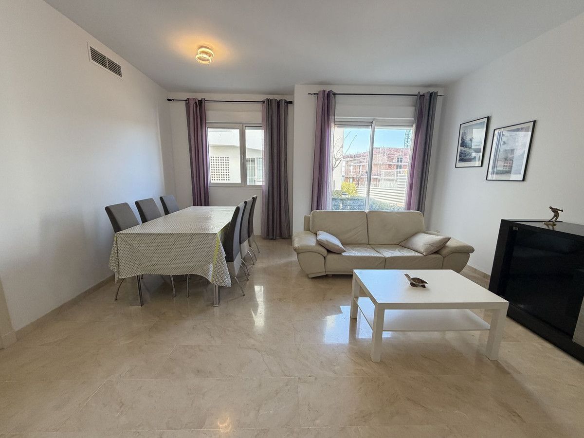 Квартира на первом этаже в Estepona, Estepona, 2/12