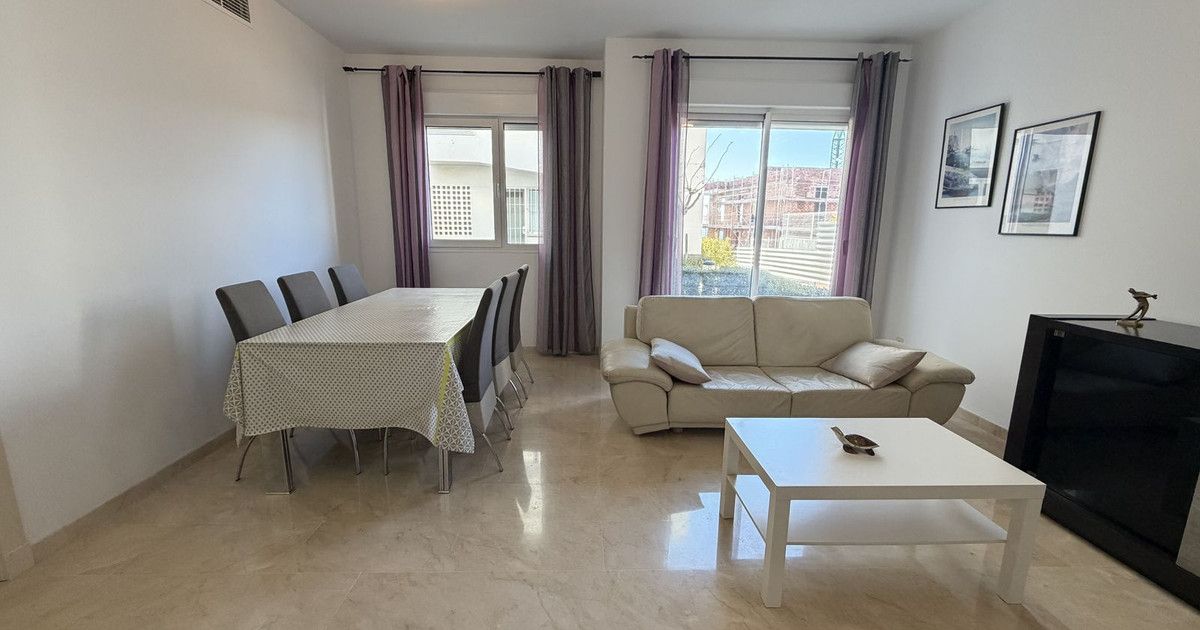 Квартира на первом этаже в Estepona, Estepona, 2/12