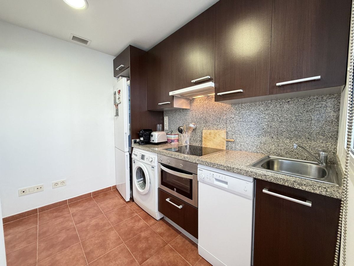 Квартира на первом этаже в Estepona, Estepona, 11/12