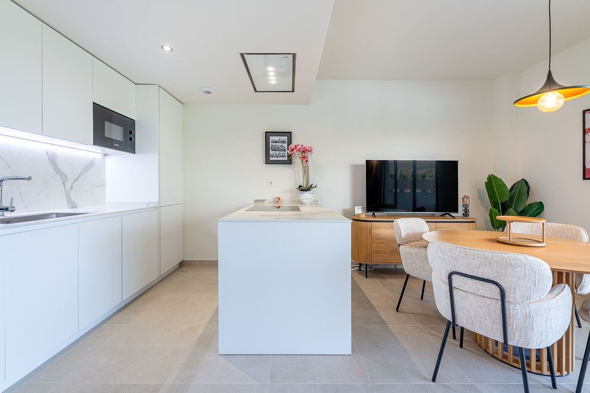 Apartament na środkowym piętrze w Benalmadena, Benalmadena, 3/12