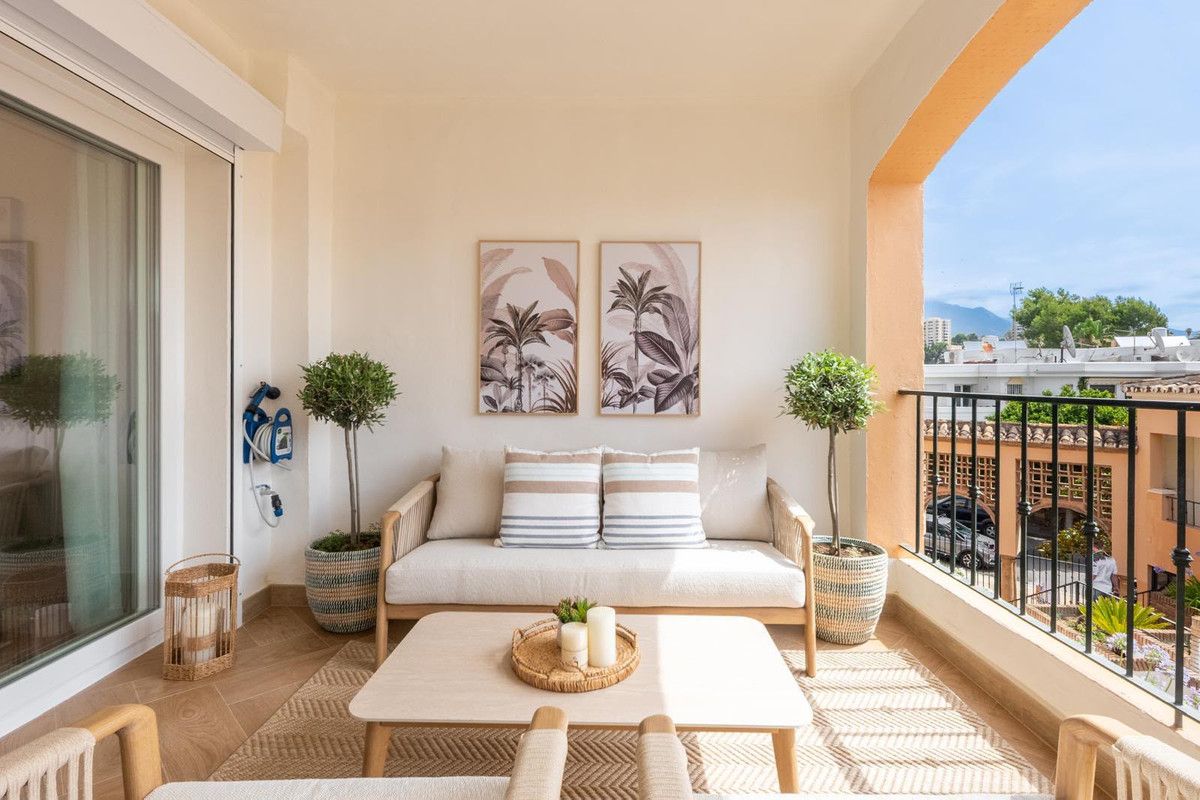 Appartement op de middelste verdieping in Nueva Andalucía, Nueva Andalucía, 6/12