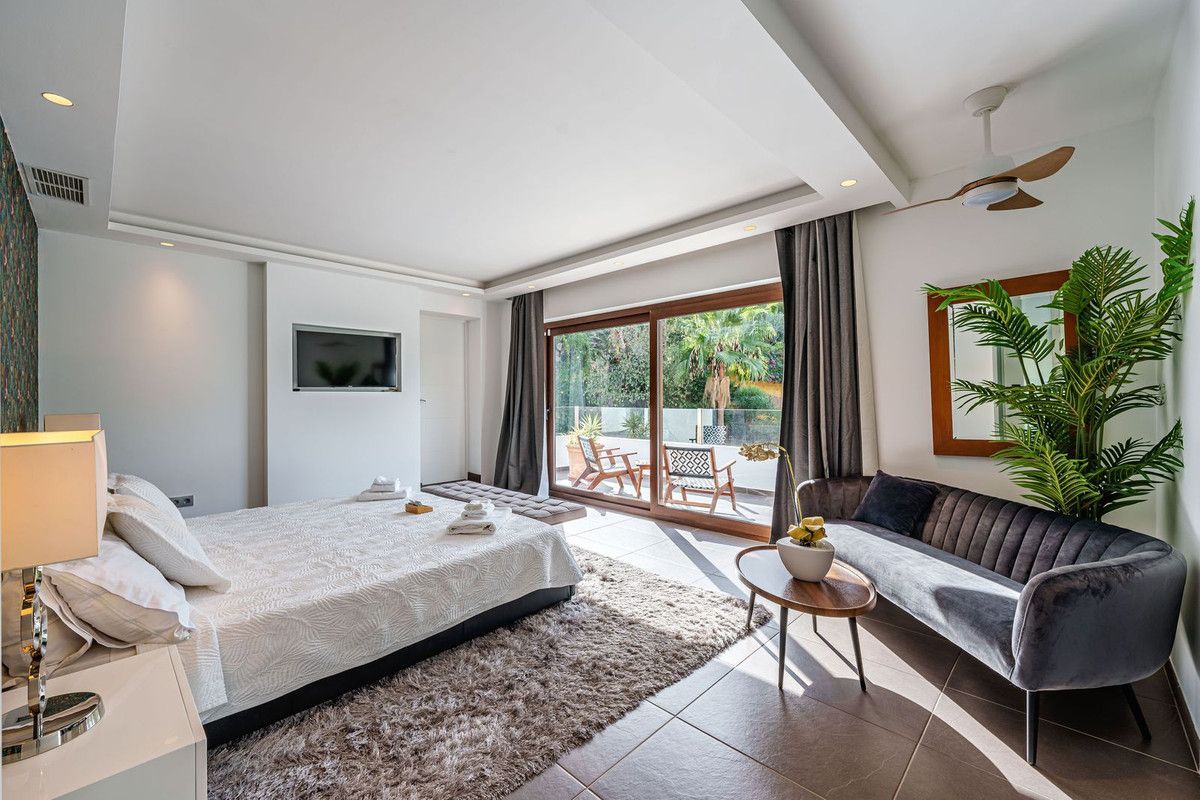 Vrijstaande Villa in Marbella, El Rosario, 11/12