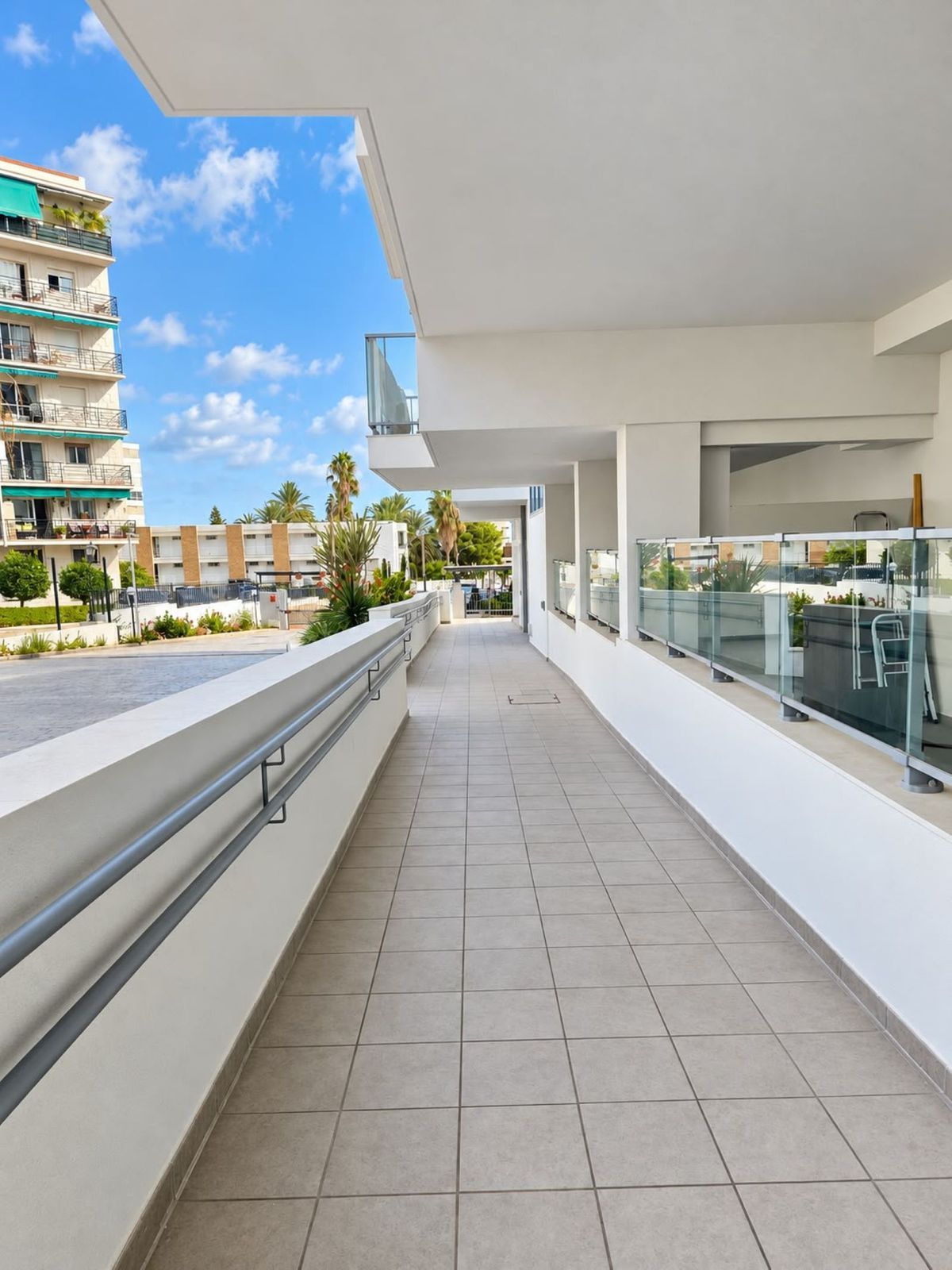 Middle Floor Apartment in Benalmadena Costa, Benalmadena Costa, 3/12