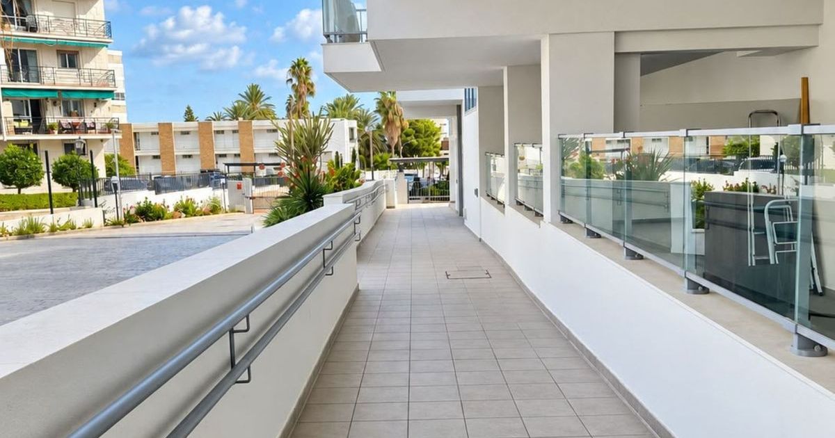Middle Floor Apartment in Benalmadena Costa, Benalmadena Costa, 3/12