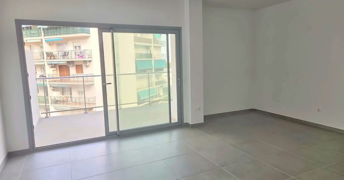 Middle Floor Apartment in Benalmadena Costa, Benalmadena Costa, 4/12