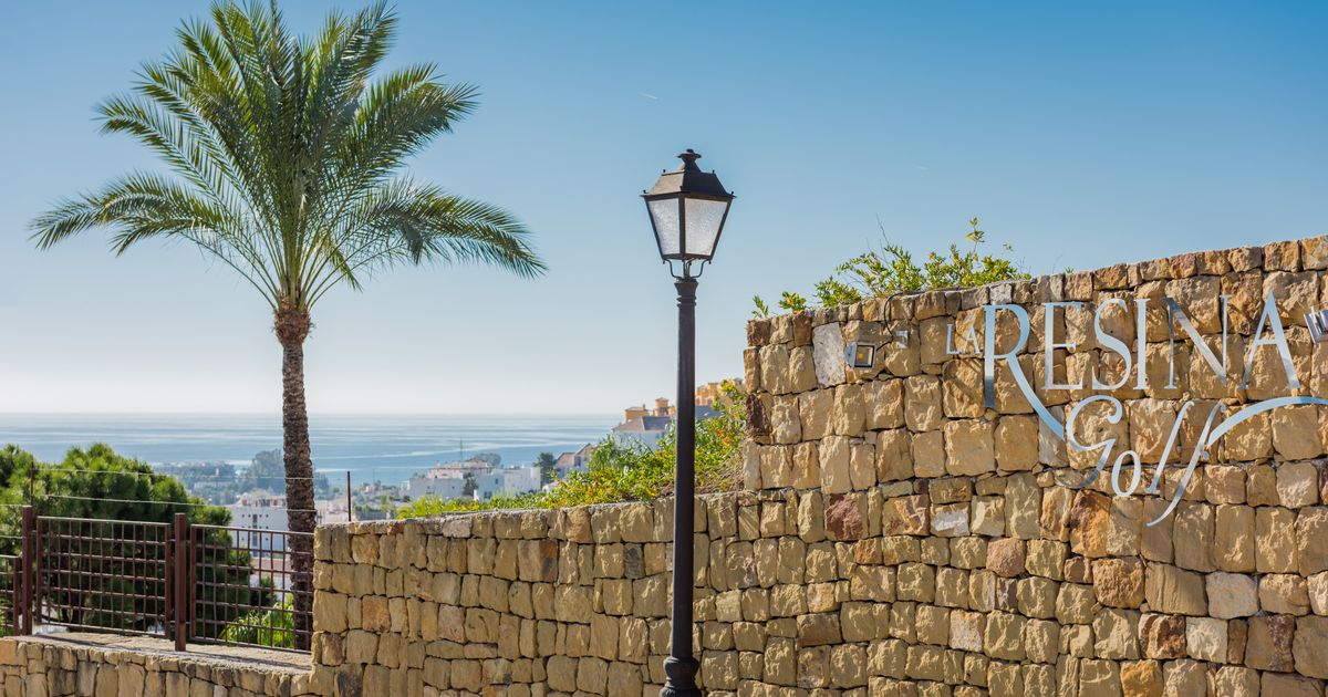 Plot in Estepona, La Resina Golf, Estepona, 1/12