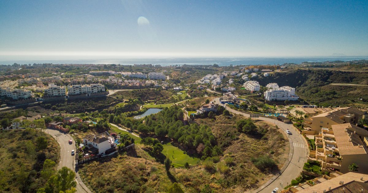 Plot in Estepona, La Resina Golf, Estepona, 3/12