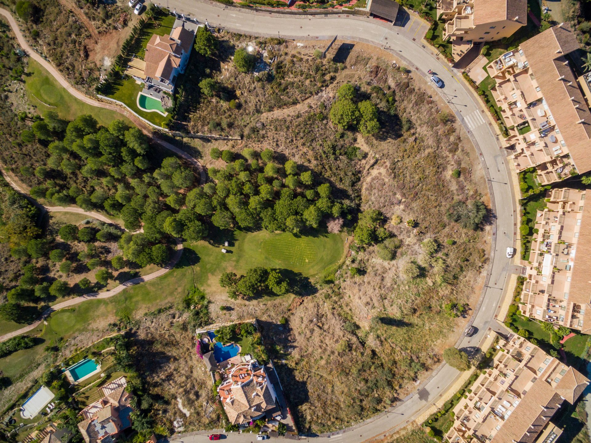 Plot in Estepona, La Resina Golf, Estepona, 4/12