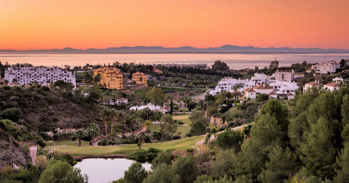 Plot in Estepona, La Resina Golf, Estepona, 5/12