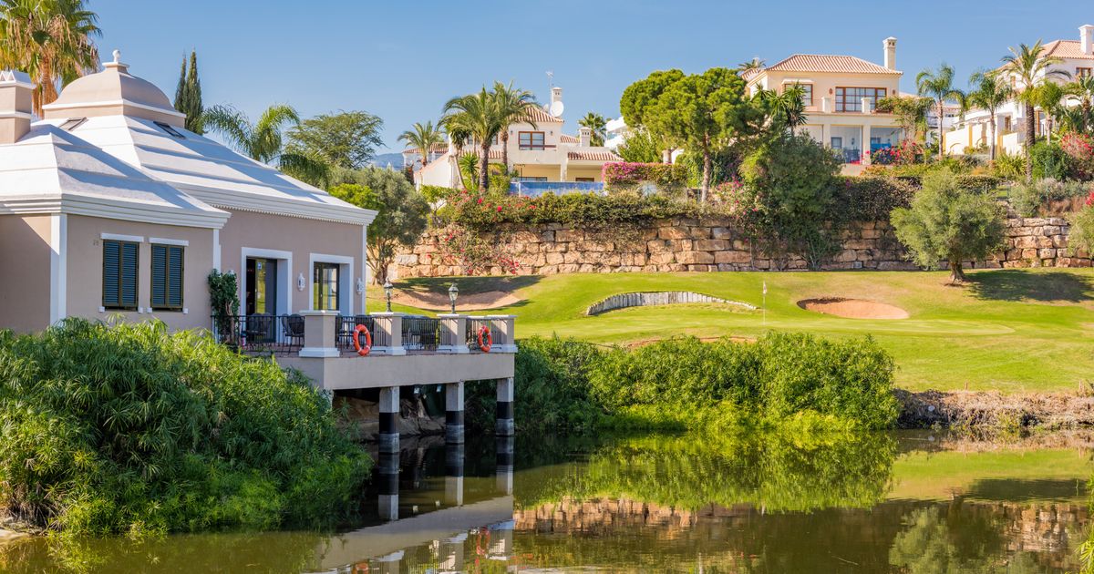 Plot in Estepona, La Resina Golf, Estepona, 7/12