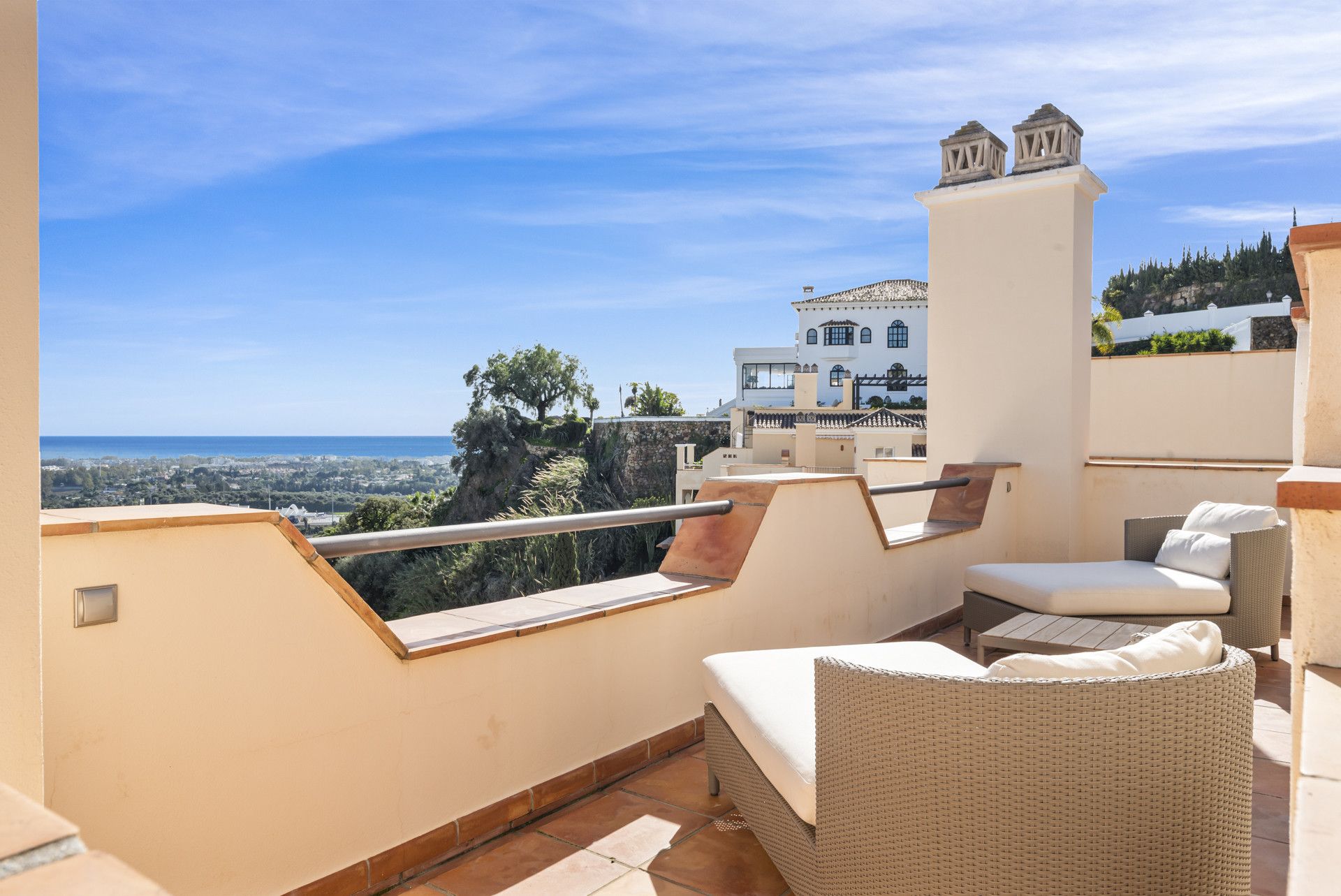 Duplex Penthouse in Benahavis, Los Almendros, Benahavis, 1/12