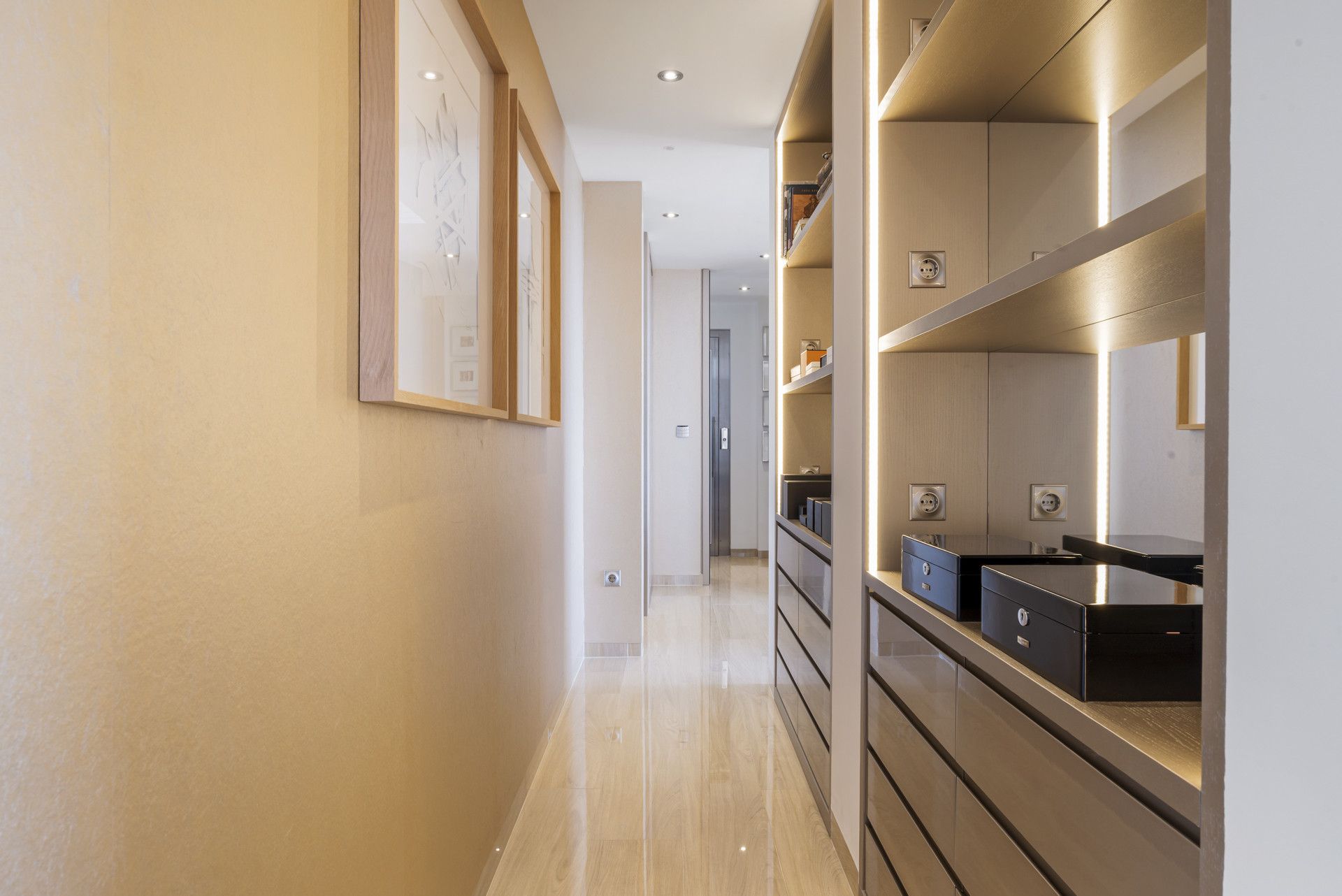 Duplex Penthouse in Benahavis, Los Almendros, Benahavis, 11/12