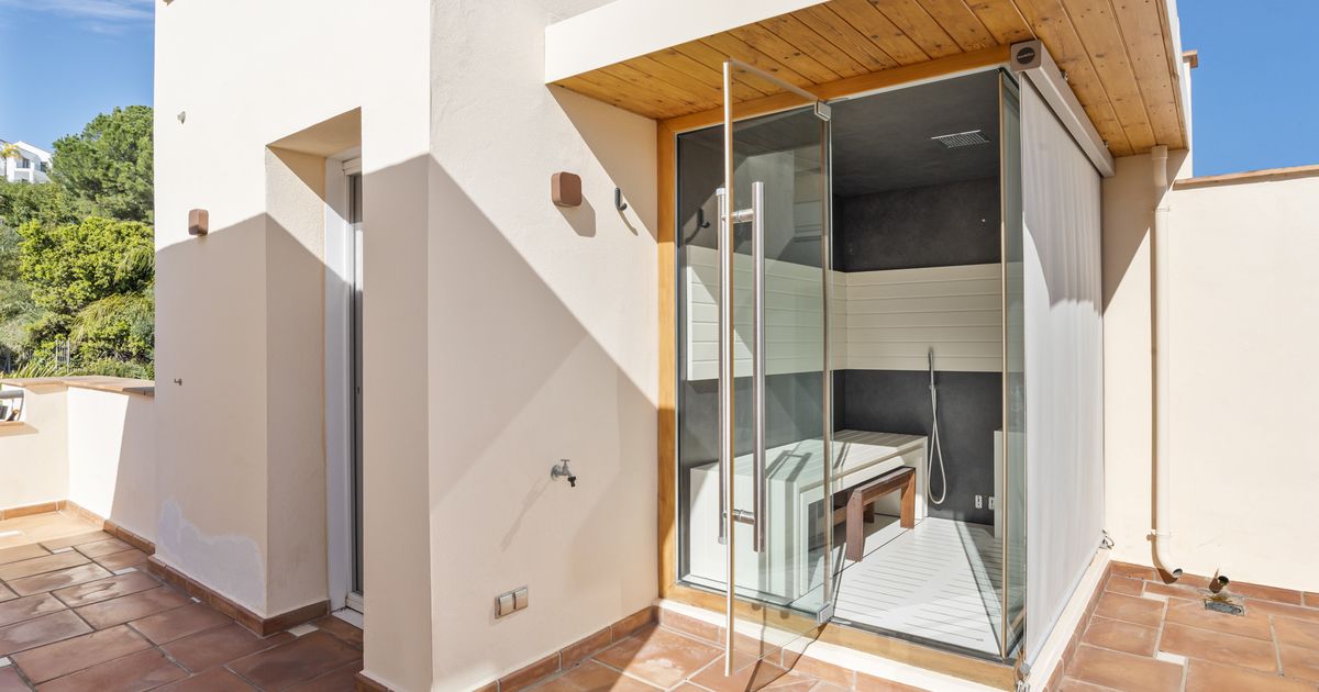 Duplex Penthouse in Benahavis, Los Almendros, Benahavis, 4/12