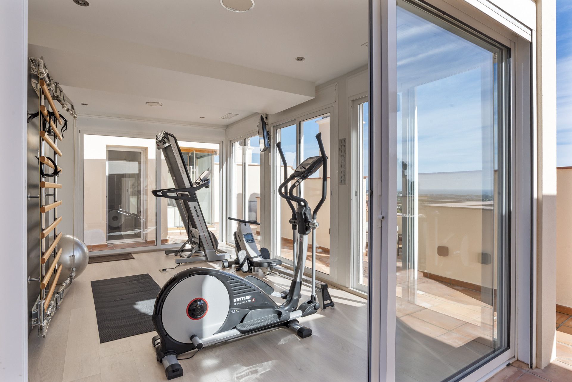 Duplex Penthouse in Benahavis, Los Almendros, Benahavis, 5/12