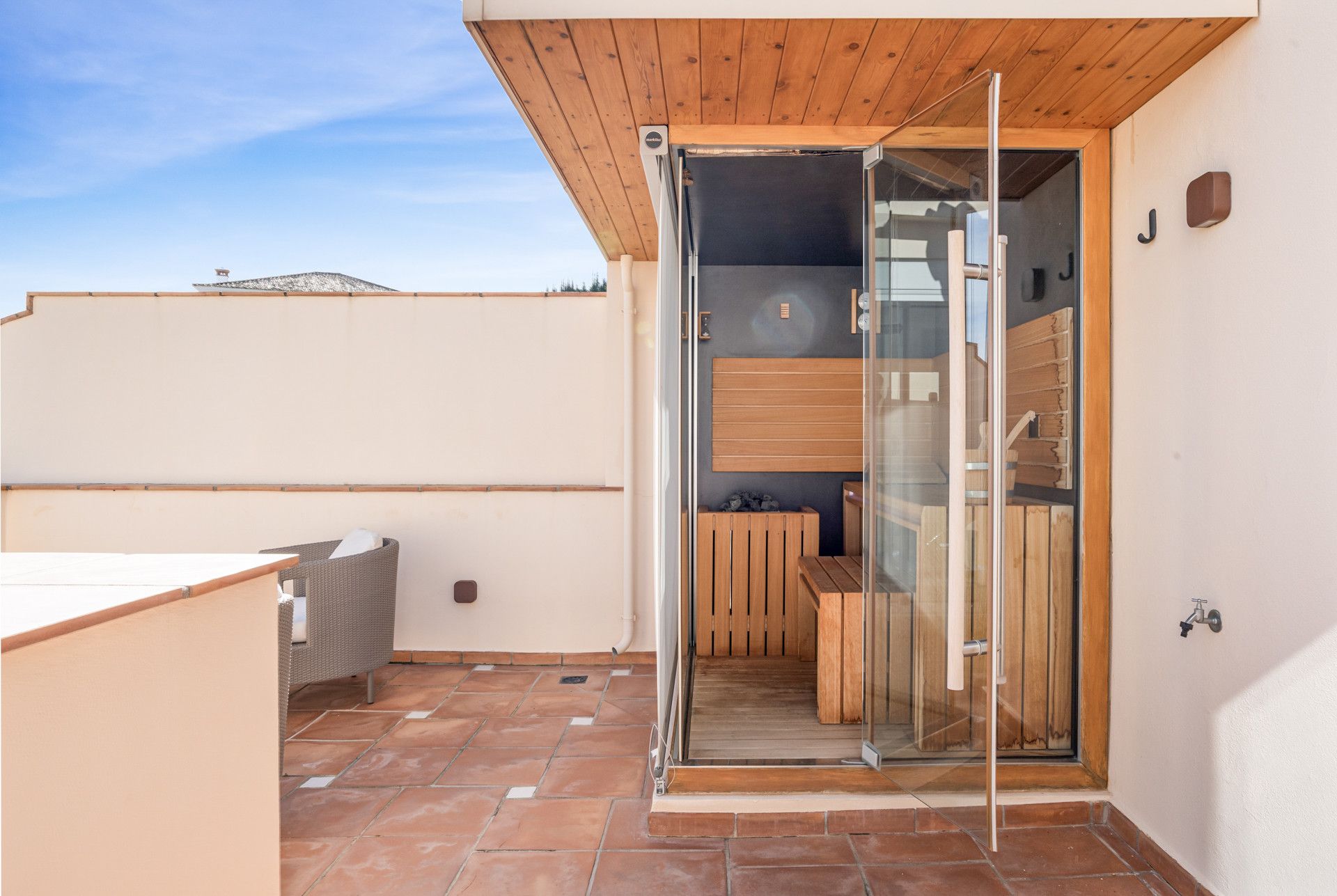 Duplex Penthouse in Benahavis, Los Almendros, Benahavis, 6/12