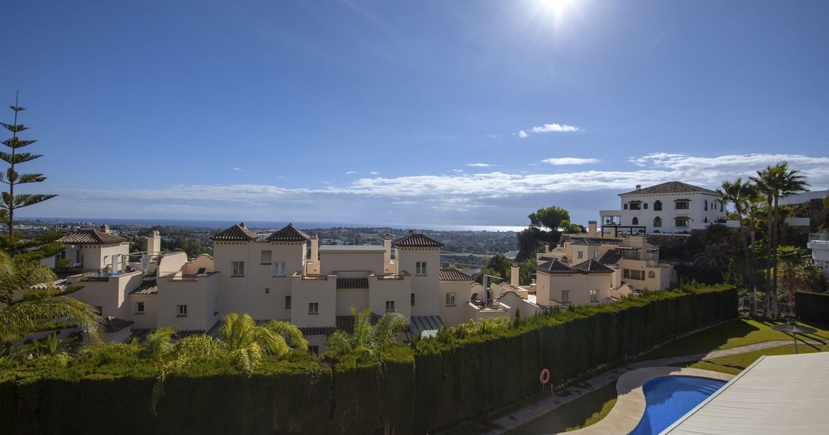 Апартаменты на среднем этаже в Los Almendros, Los Almendros, 2/12