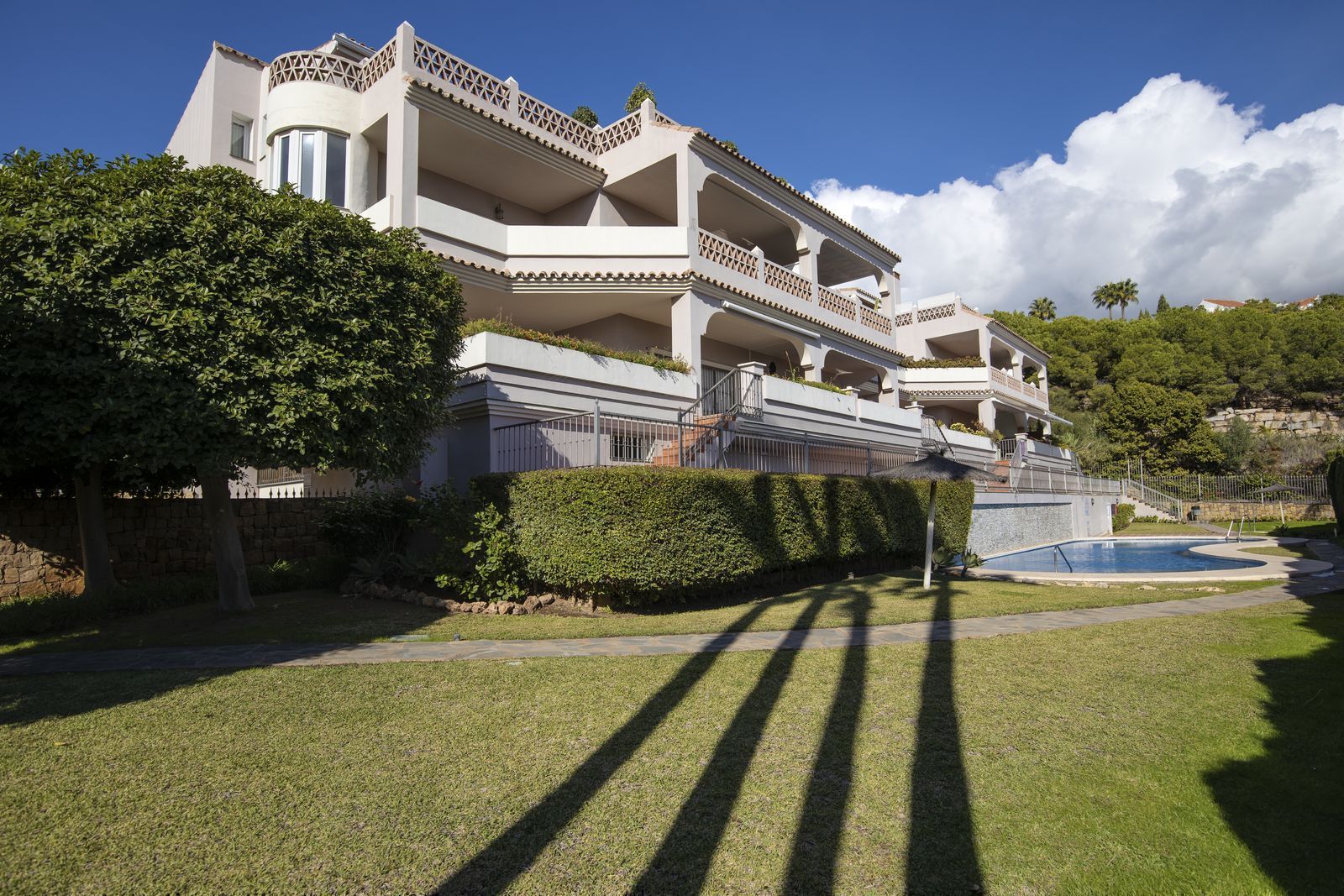 Апартаменты на среднем этаже в Los Almendros, Los Almendros, 3/12