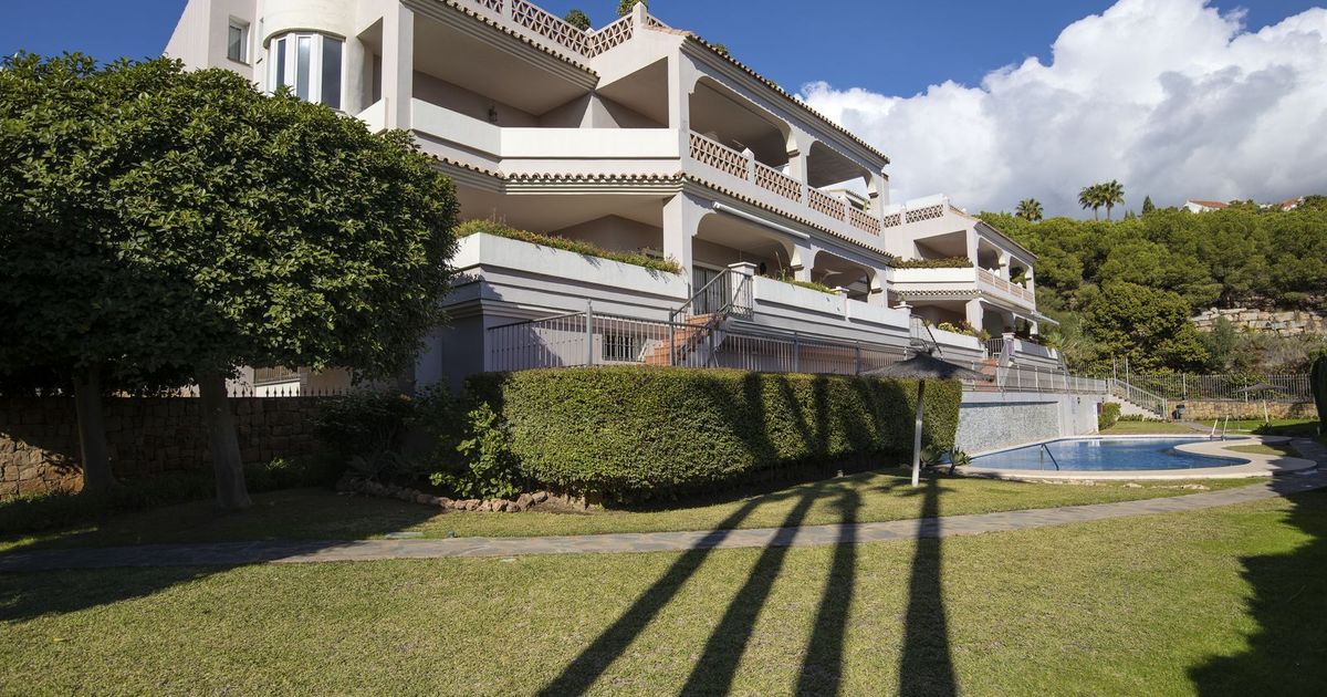Апартаменты на среднем этаже в Los Almendros, Los Almendros, 3/12