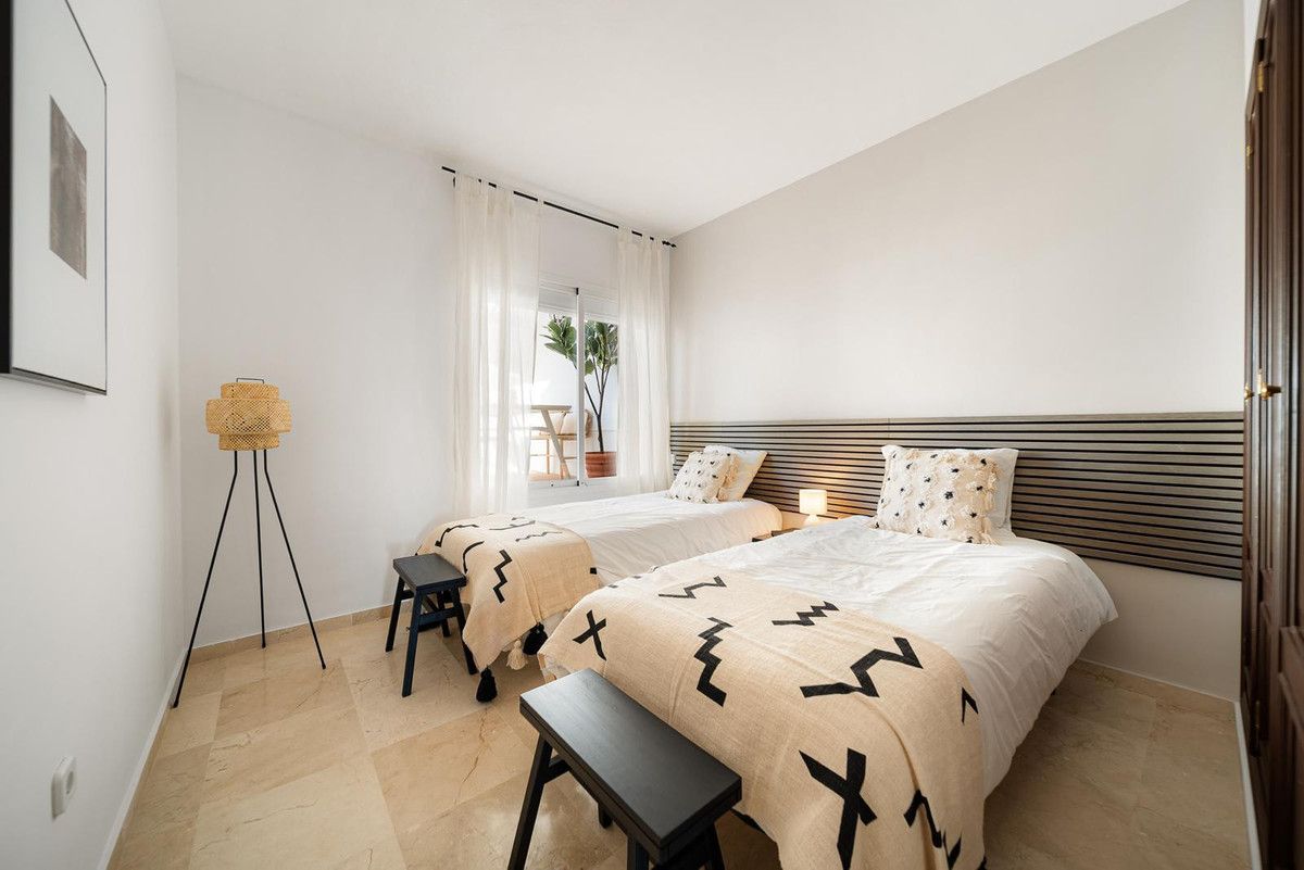Apartament na środkowym piętrze w Nueva Andalucía, Nueva Andalucía, 7/12