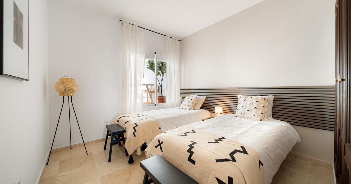 Apartament na środkowym piętrze w Nueva Andalucía, Nueva Andalucía, 7/12