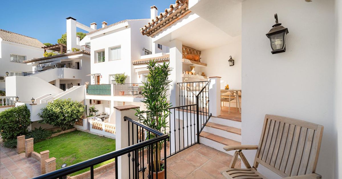 Apartament na środkowym piętrze w Nueva Andalucía, Nueva Andalucía, 8/12