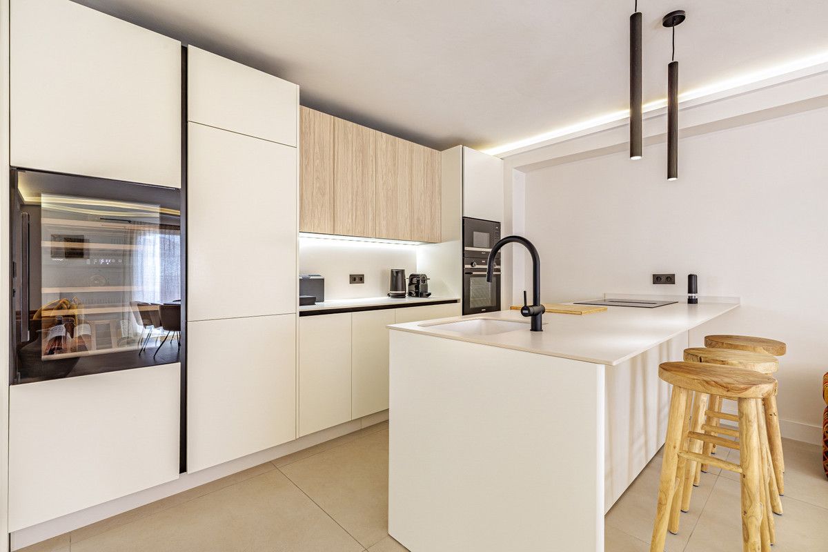 Middenverdieping Appartement in Marbella, Marbella, 2/12
