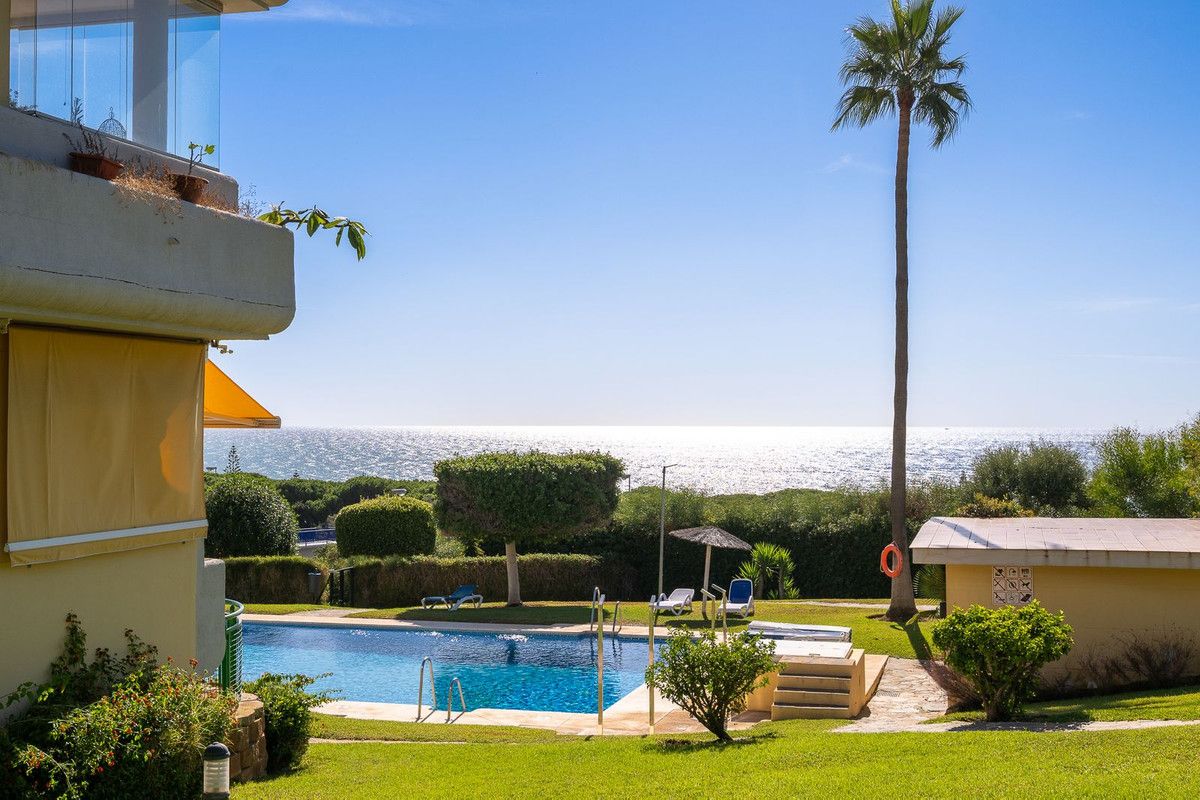 Penthouse in Cabopino, Cabopino, 1/12