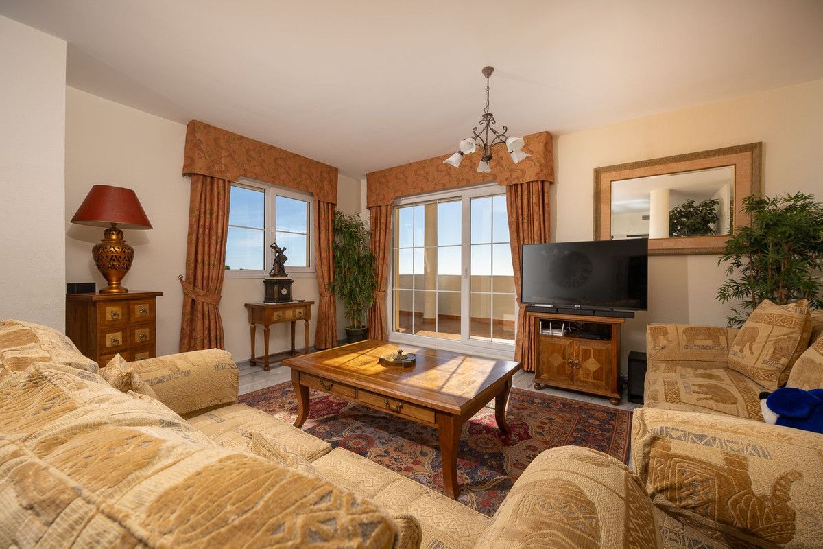 Penthouse in Cabopino, Cabopino, 8/12