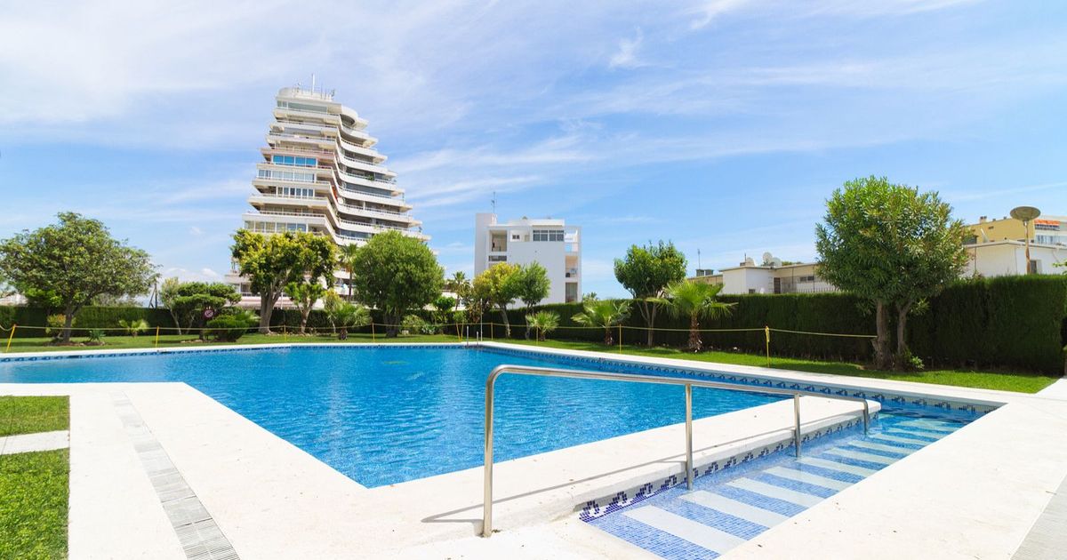 Middle Floor Apartment in Benalmadena Costa, Benalmadena Costa, 3/12