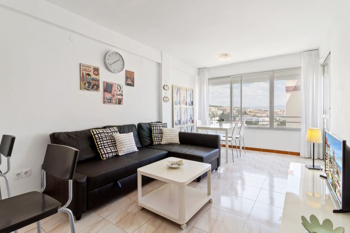 Middle Floor Apartment in Benalmadena Costa, Benalmadena Costa, 4/12