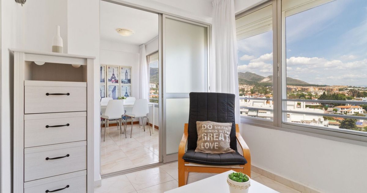 Middle Floor Apartment in Benalmadena Costa, Benalmadena Costa, 9/12
