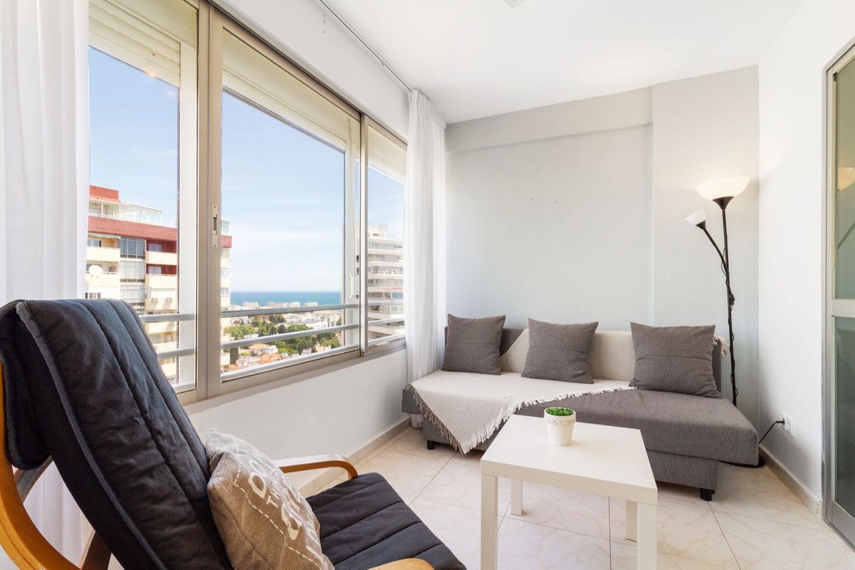 Middle Floor Apartment in Benalmadena Costa, Benalmadena Costa, 10/12