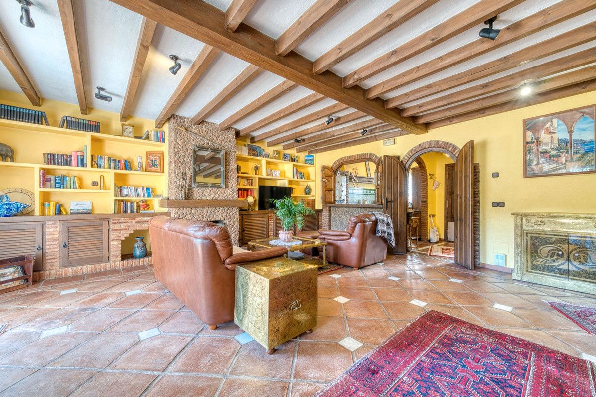 Townhouse in Benahavís, Benahavís, 12/12