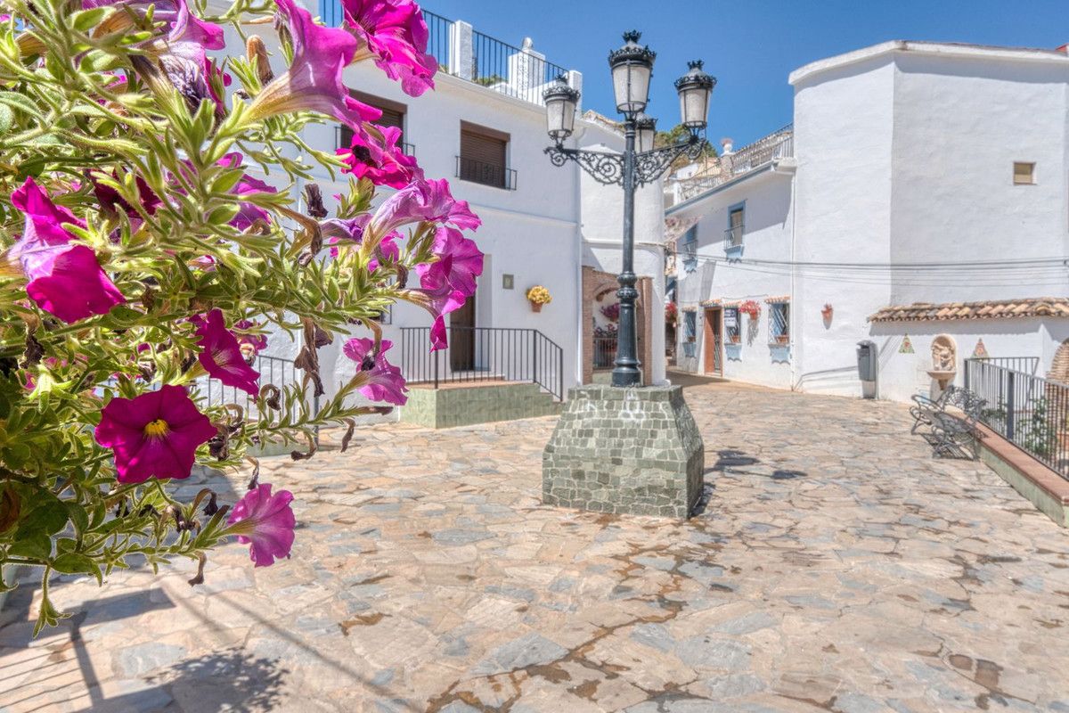 Townhouse in Benahavís, Benahavís, 6/12