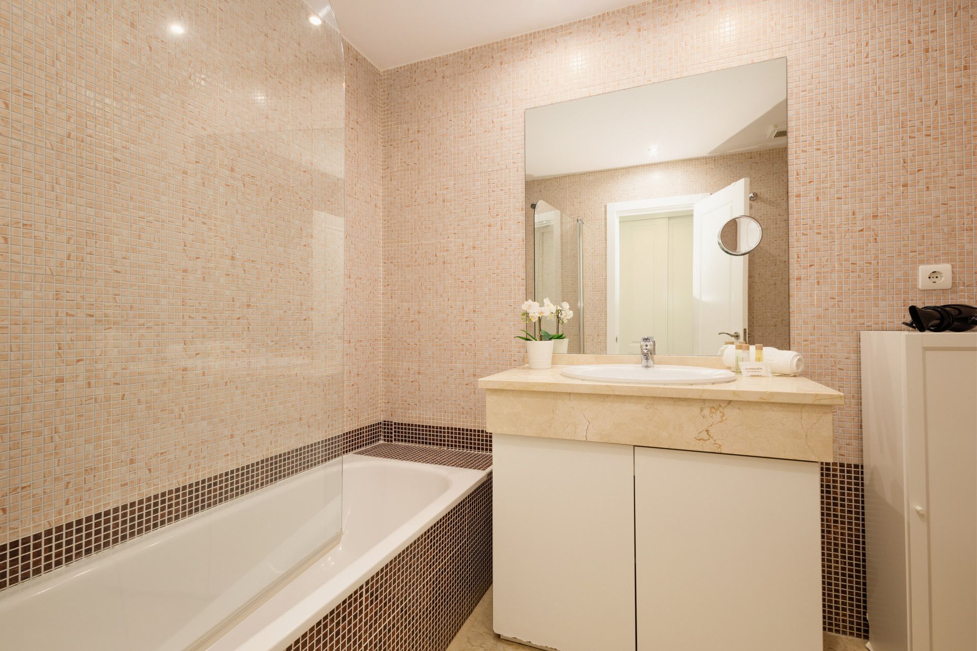 Ground Floor Apartment in Istan, Balcones del Lago, Istan, 8/12