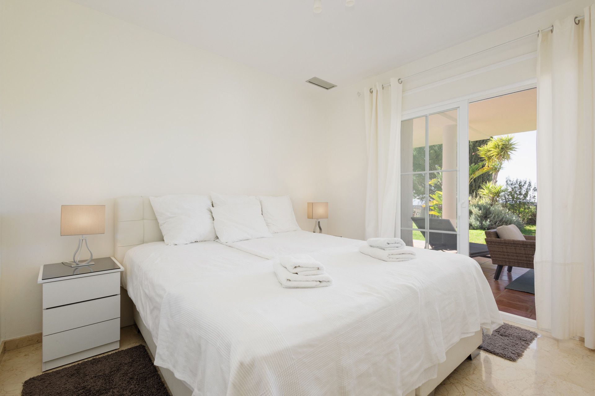 Ground Floor Apartment in Istan, Balcones del Lago, Istan, 10/12