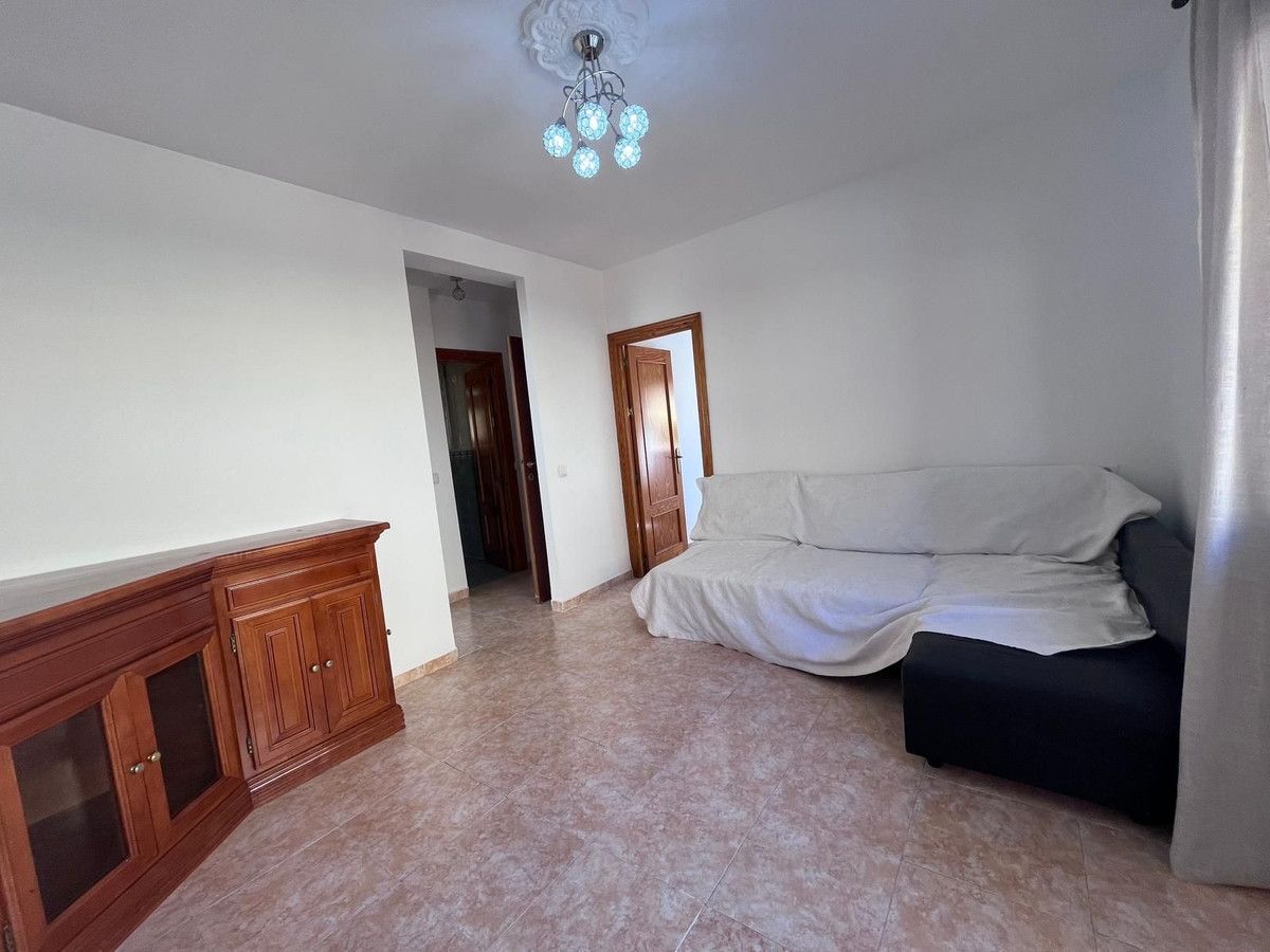 Middle Floor Apartment in Fuengirola, Fuengirola, 2/12
