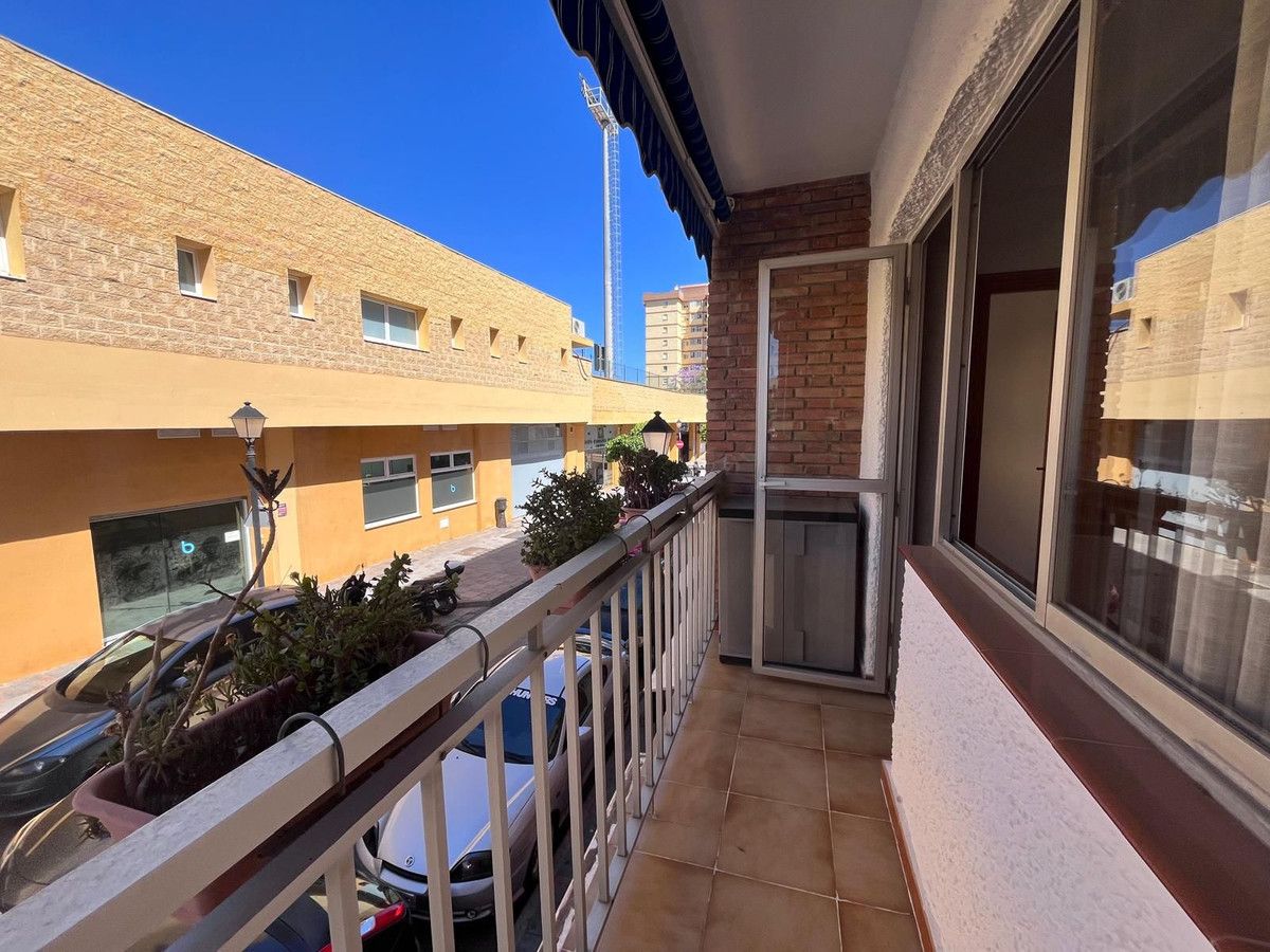 Middle Floor Apartment in Fuengirola, Fuengirola, 12/12