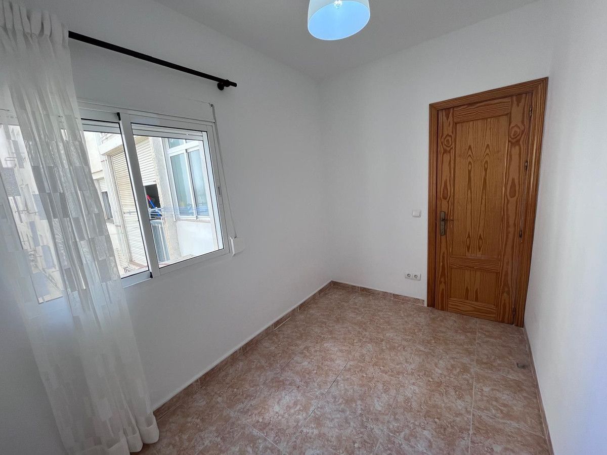 Middle Floor Apartment in Fuengirola, Fuengirola, 6/12