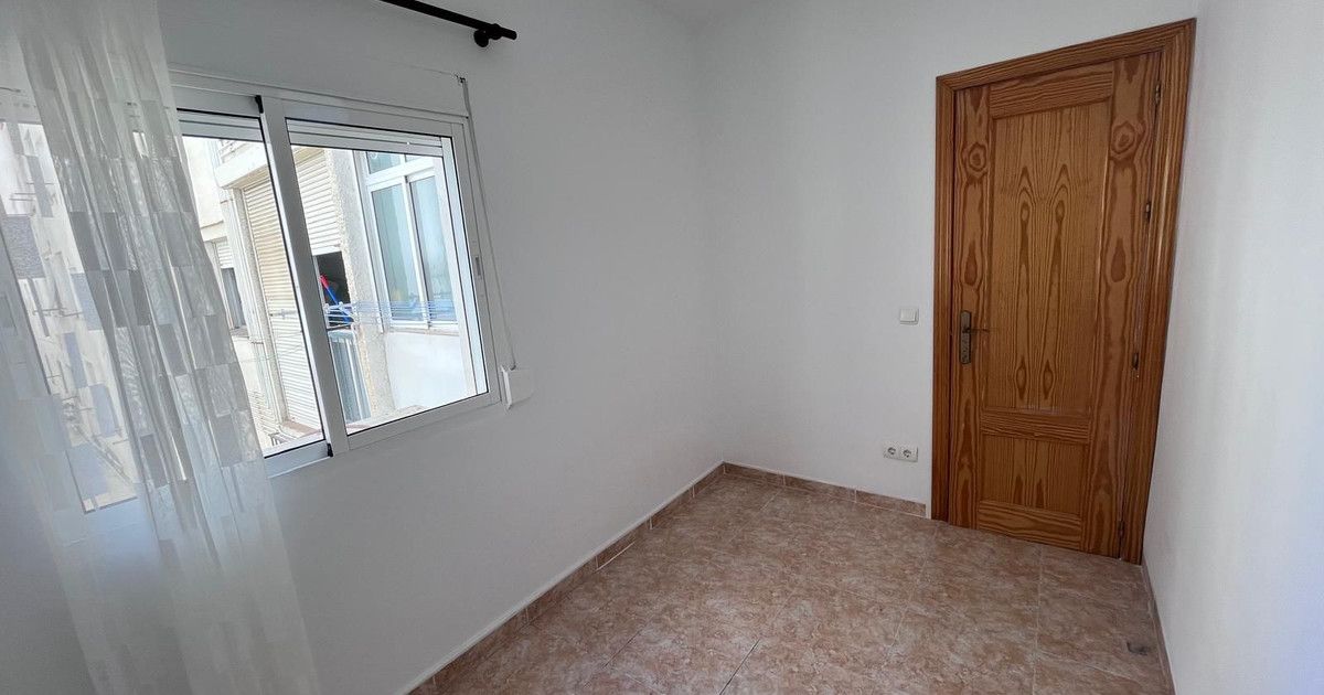 Middle Floor Apartment in Fuengirola, Fuengirola, 6/12