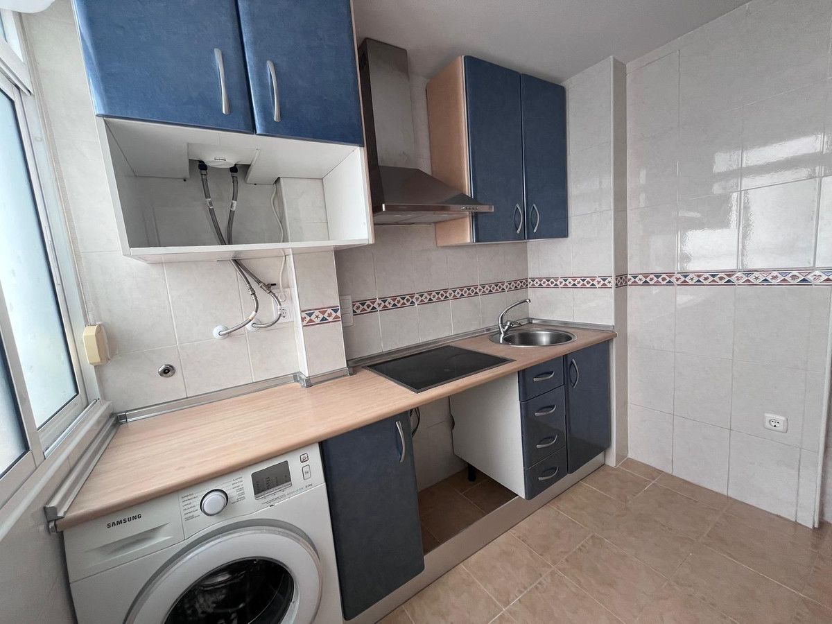Middle Floor Apartment in Fuengirola, Fuengirola, 8/12