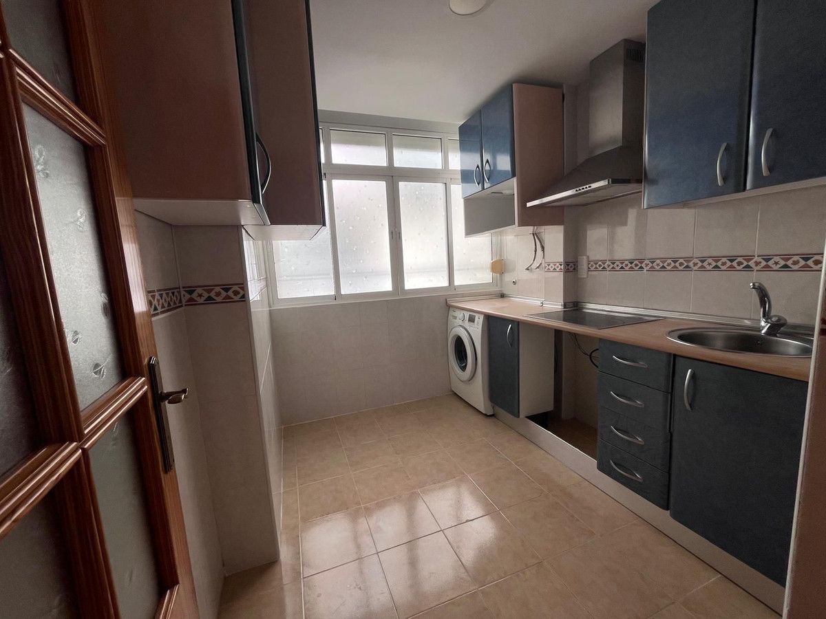 Middle Floor Apartment in Fuengirola, Fuengirola, 9/12