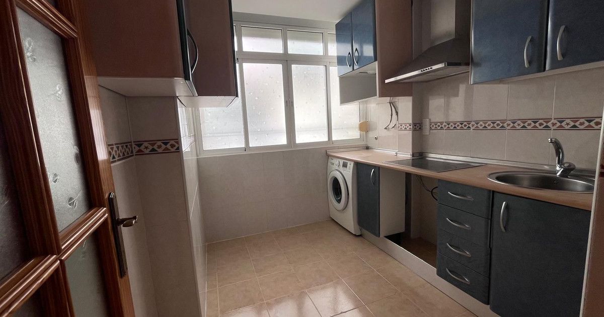 Middle Floor Apartment in Fuengirola, Fuengirola, 9/12