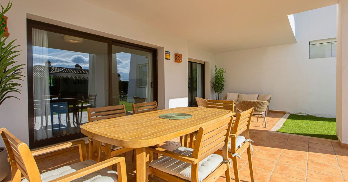 Ground Floor Apartment in Casares Playa, Casares Playa, 6/12