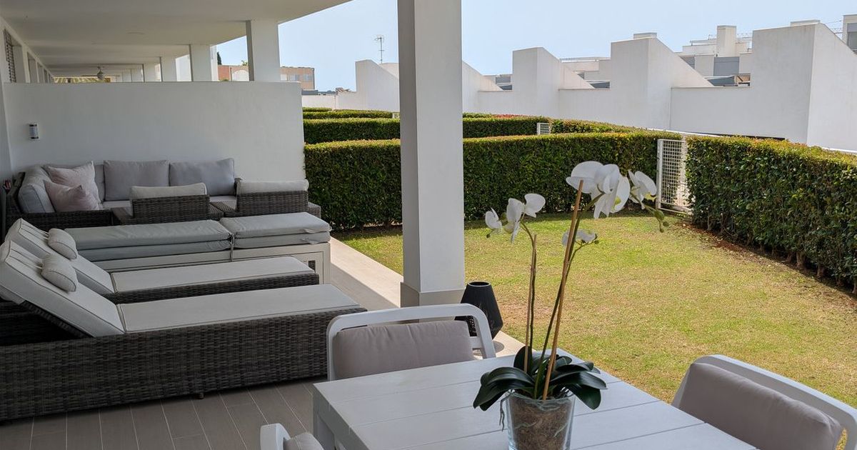 Apartamento en Planta Baja en Estepona, Estepona, 8/12