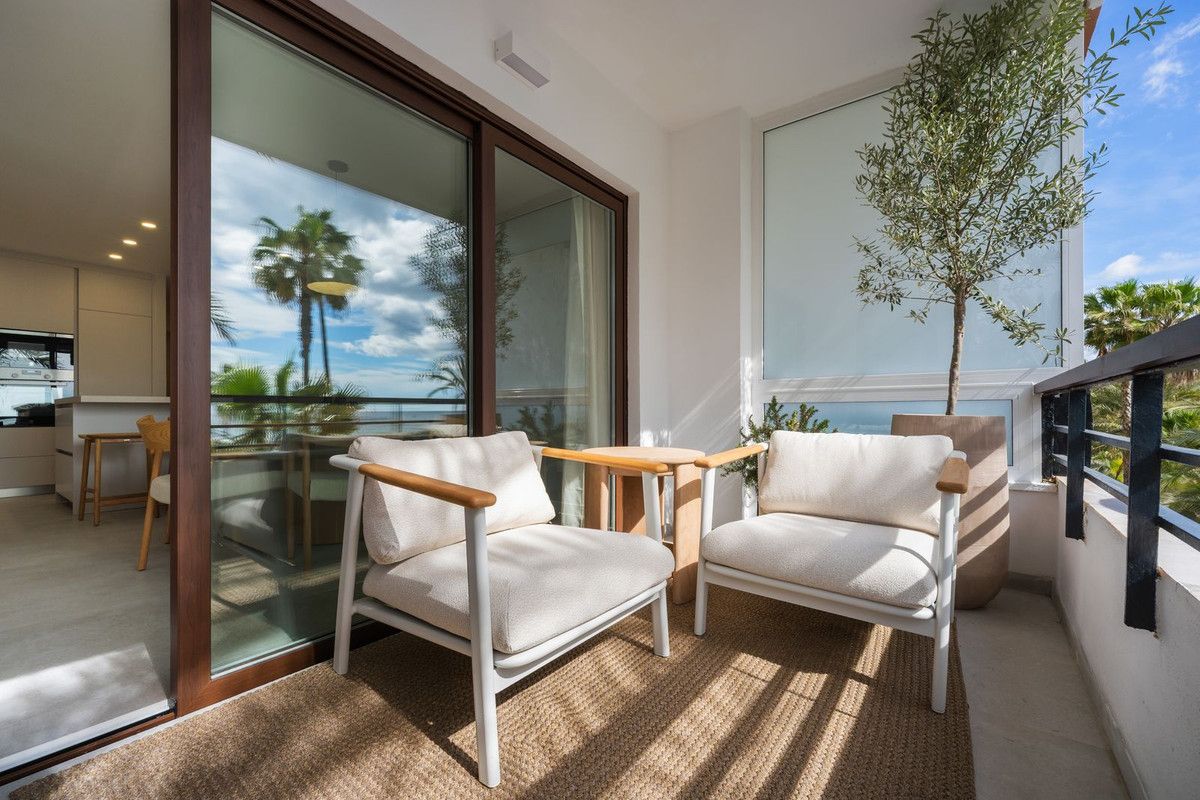 Апартаменты на среднем этаже в Estepona, Estepona, 6/12
