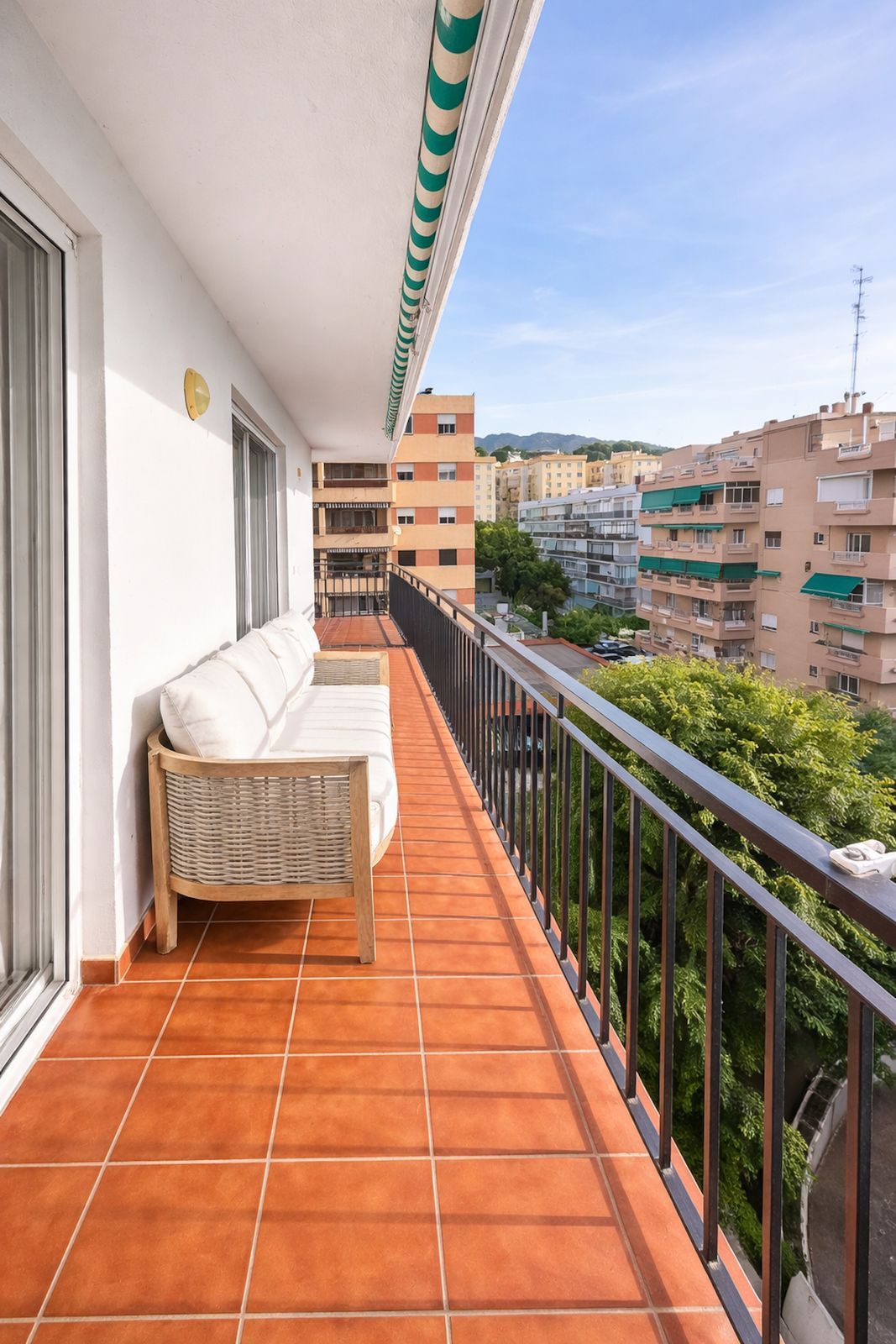 Appartement en étage moyen à Marbella, Marbella, 12/12