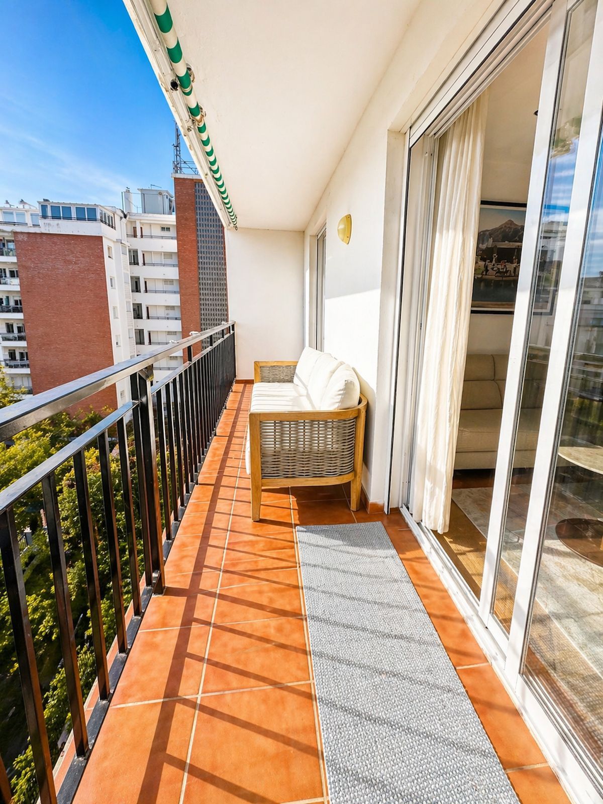 Appartement en étage moyen à Marbella, Marbella, 5/12