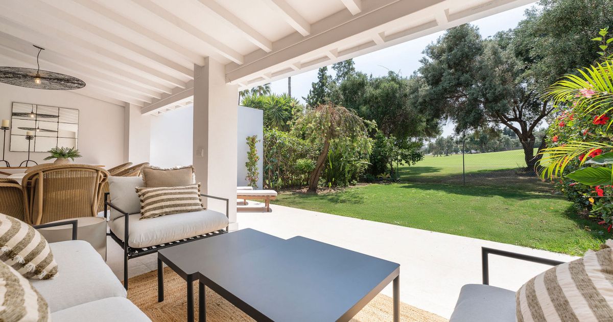 Radhus i Nueva Andalucía, Nueva Andalucía, 9/12