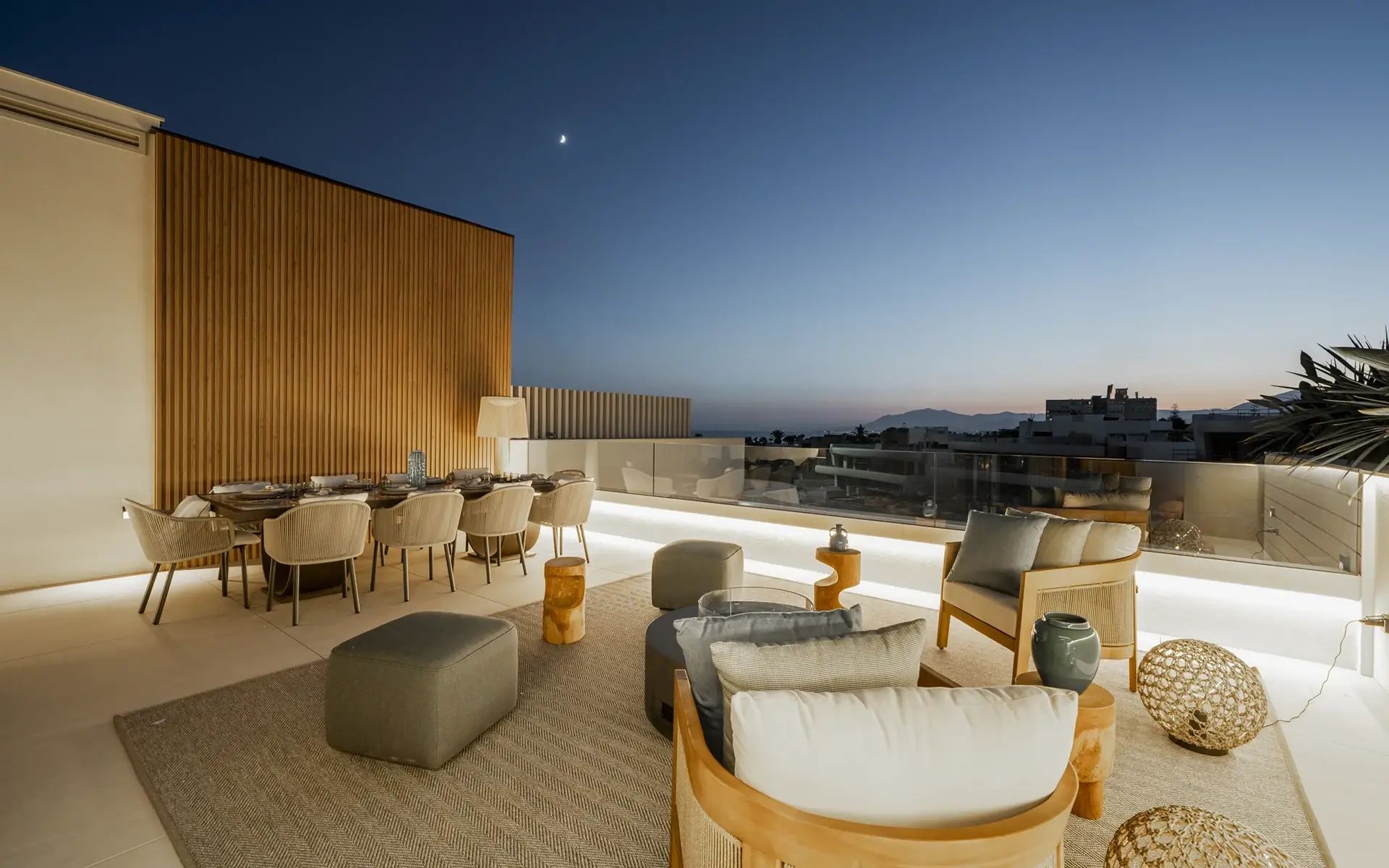 Вилла в Marbella East, Las Chapas, Marbella East, 1/11
